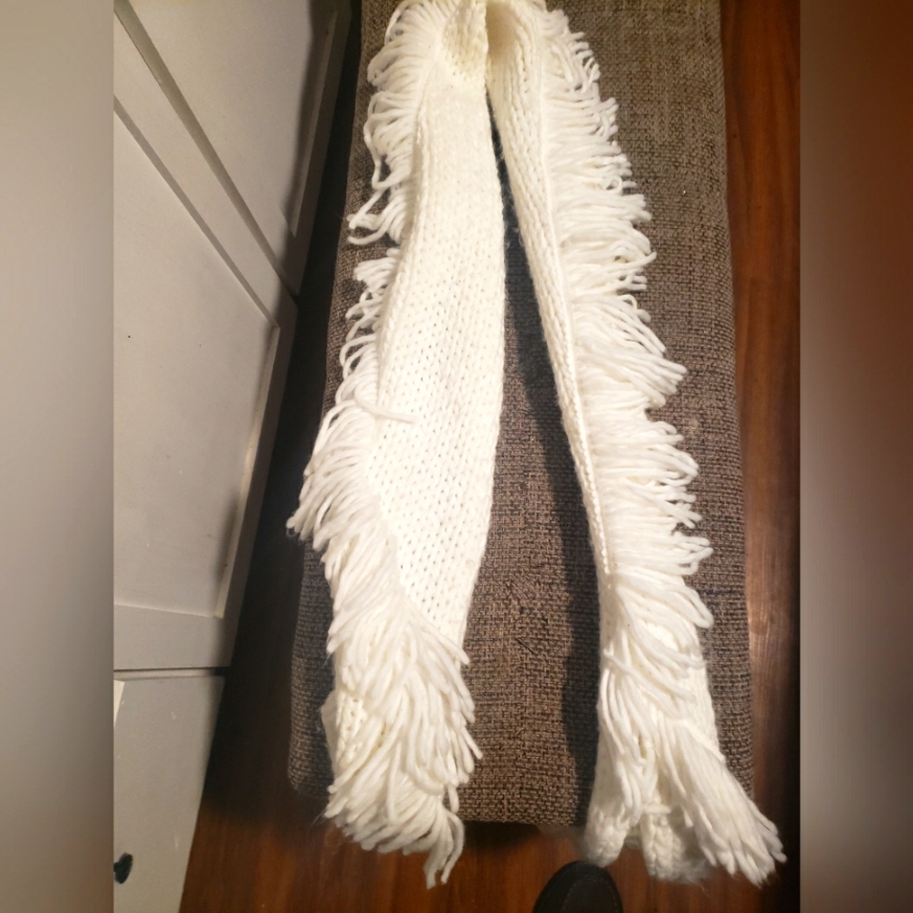 Womens white Vince Camuto knit sweater
